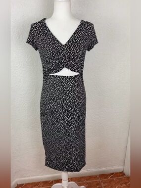 NWT Jessica Simpson Women’s Black and white Floral Cut Out midi pencil dress XL